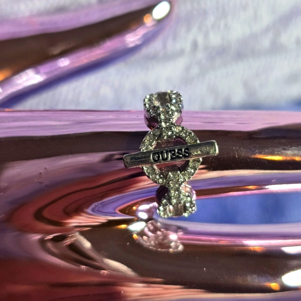 Guess ring - Picture 1 of 3